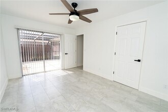 6306 Royal Woods Dr in Ft. Myers, FL - Building Photo - Building Photo