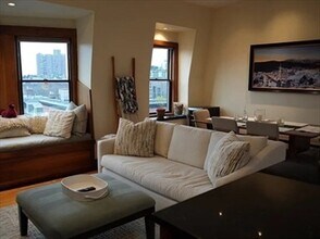 11 Milford St, Unit 4 in Boston, MA - Building Photo - Building Photo