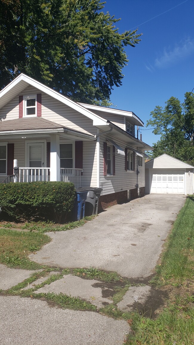 2512 Oakwood Ave in Toledo, OH - Building Photo - Building Photo