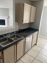 346 Atherton Dr in Carmel, IN - Foto de edificio - Building Photo