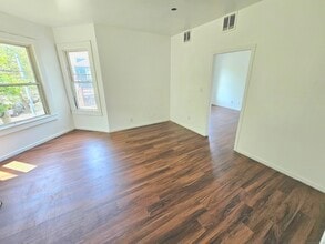 483 Ferry St in New Haven, CT - Building Photo - Building Photo
