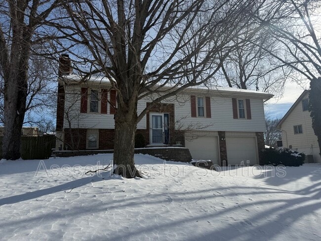 property at 8013 N Congress Ave