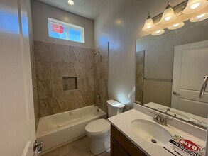 3044 E 590 N in Hurricane, UT - Building Photo - Building Photo