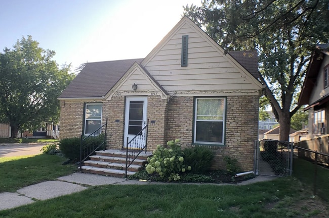 property at 4952 Abbott Ave S