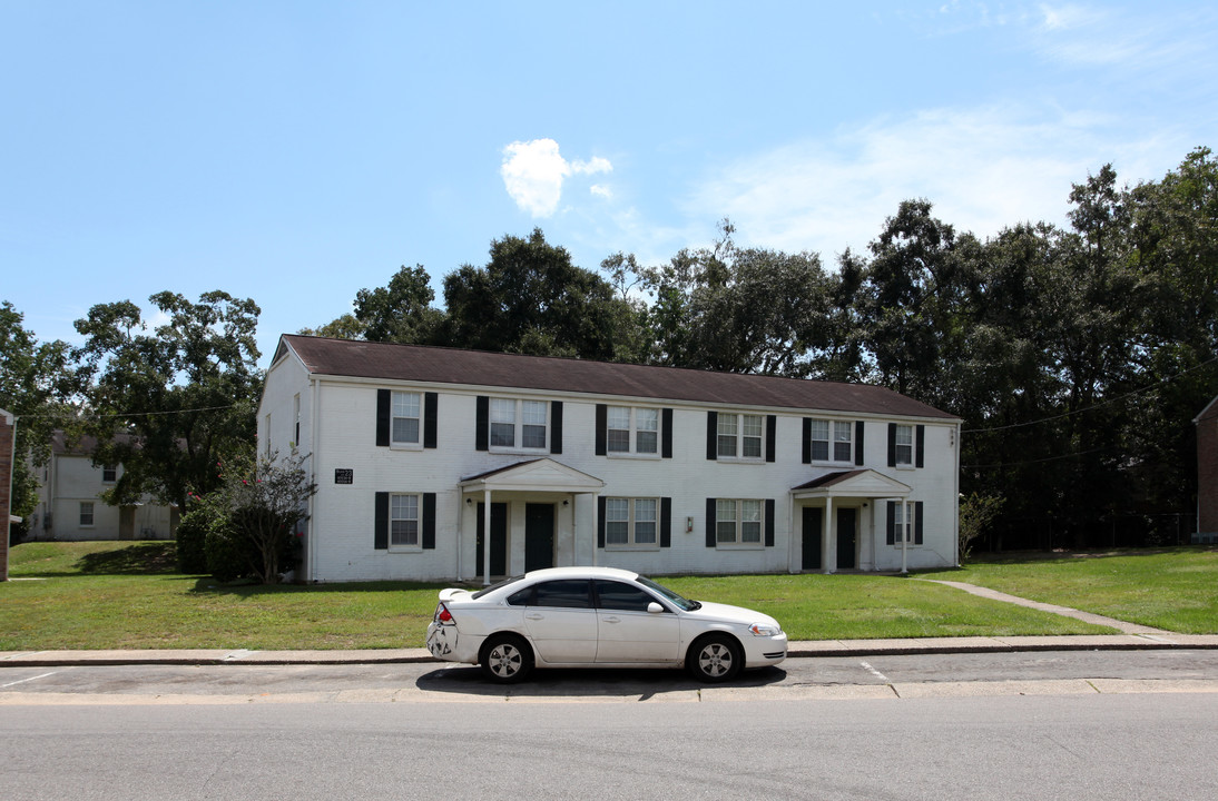 Berkshire Arms Apartments in Mobile, AL - Building Photo