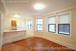 881 Massachusetts Ave, Unit #34 in Cambridge, MA - Building Photo