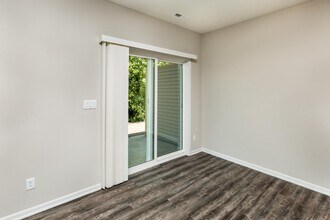 905 SE 10th Ln in Grimes, IA - Building Photo - Building Photo