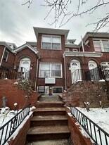 33-24 89th St in Queens, NY - Building Photo