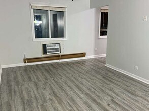 1725 N Farnsworth Ave in Aurora, IL - Building Photo - Building Photo