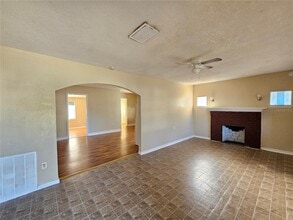 2319 E Magnolia St in Lakeland, FL - Building Photo - Building Photo