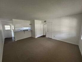Cedar Trace Apartments in Panama City, FL - Building Photo