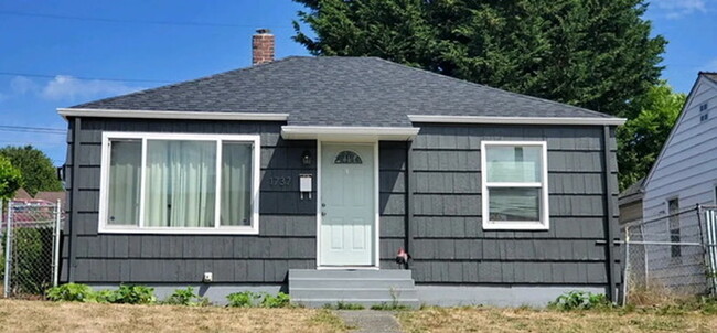 property at 1737 S Fife St