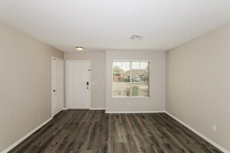 16634 N 153rd Dr in Surprise, AZ - Foto de edificio - Building Photo