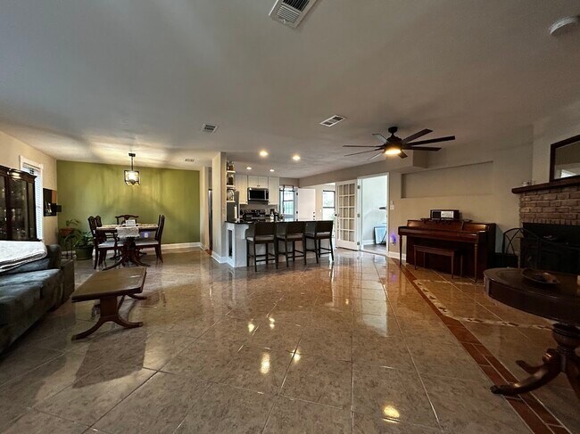 1105 Missionwood Ln in Tallahassee, FL - Building Photo - Building Photo