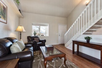 4955 S Flanders Ct in Centennial, CO - Building Photo - Building Photo