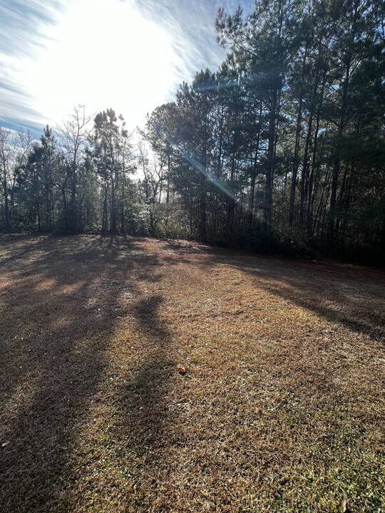 190 Dixon Rd in Holly Ridge, NC - Building Photo