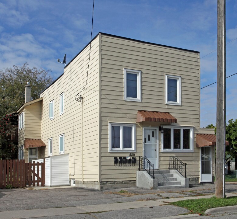 480 Drew St in Oshawa, ON - Building Photo