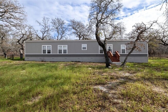 130 Leaning Oaks Cir in Seguin, TX - Building Photo - Building Photo