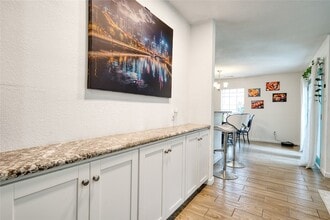 10912 Gulf Fwy, Unit 28 in Houston, TX - Building Photo - Building Photo