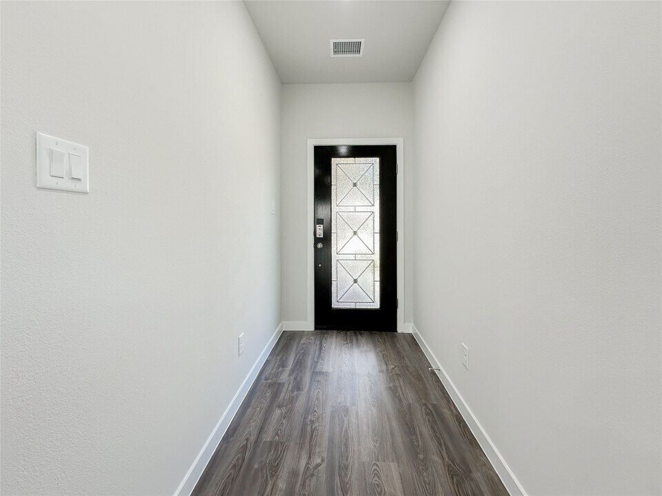 294 Intrepid Trl in Magnolia, TX - Building Photo