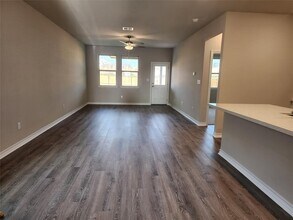 221 Papaya Dr in Buda, TX - Building Photo - Building Photo