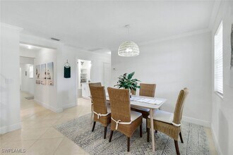 1275 8th Ave N in Naples, FL - Building Photo - Building Photo