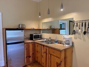 1033 Carson St in Eureka, CA - Building Photo - Building Photo