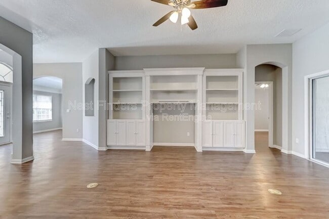 property at 1704 Dartmoor Ln