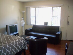 4335 Don Tomaso Dr in Los Angeles, CA - Building Photo - Building Photo