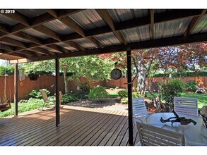 2103 Elysium Ave in Eugene, OR - Building Photo - Building Photo