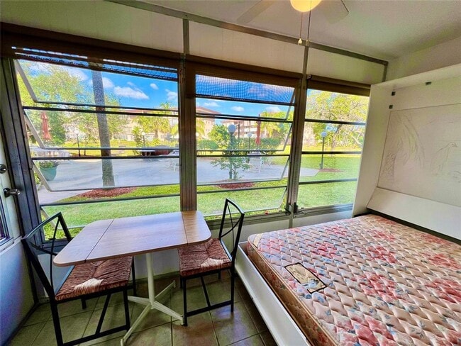 2800 NW 47th Terrace in Lauderdale Lakes, FL - Building Photo - Building Photo