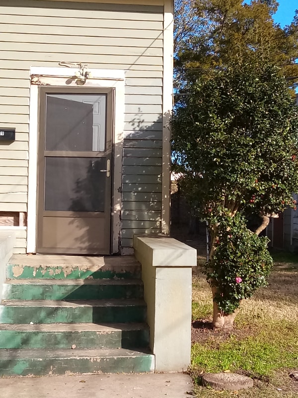 property at 621 Lafayette St