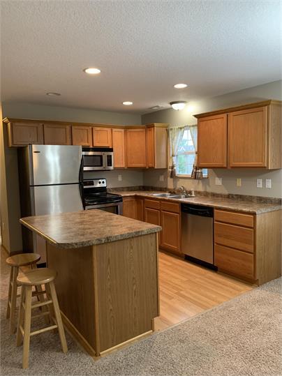 1135 Redstone Ln in Pleasant Hill, IA - Building Photo - Building Photo
