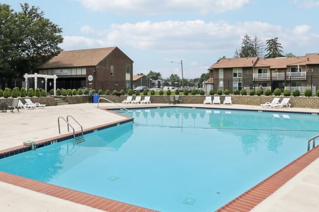 Edgewater Manor