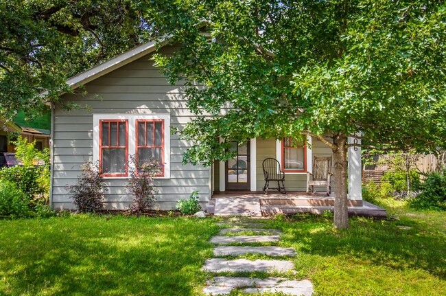 property at 1114 1/2 W 9th St
