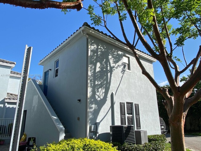 9253 SW 169th Ave in Miami, FL - Building Photo - Building Photo