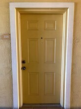 7350 NW 114th Ave, Unit 308 in Doral, FL - Foto de edificio - Building Photo