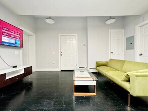 Furnished room/NOT APARTMENT in Brooklyn, NY - Building Photo - Building Photo