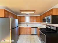 1401 N Bosworth Ave, Unit G05C in Chicago, IL - Building Photo - Building Photo