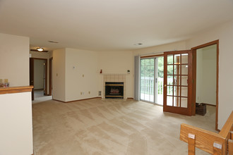 Foxhaven in Waukesha, WI - Building Photo - Interior Photo