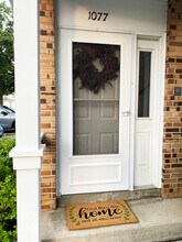 1077 Courtland Dr in Buffalo Grove, IL - Building Photo - Building Photo
