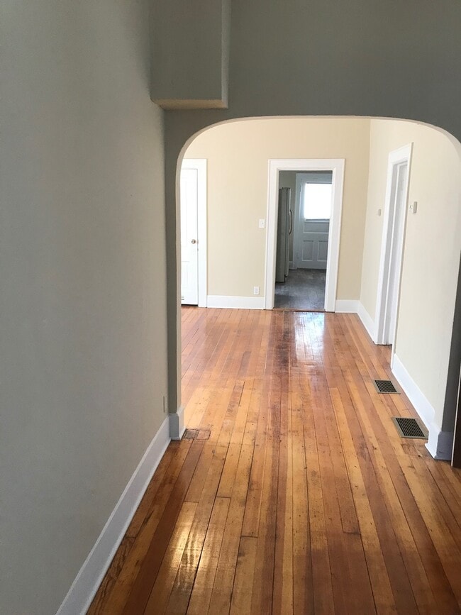 638 Edmund Ave W in St. Paul, MN - Building Photo - Building Photo