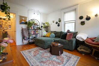 1850 Commonwealth Ave in Brighton, MA - Building Photo - Building Photo