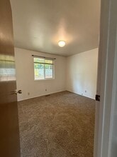 1116 Kenoyer Dr in Bellingham, WA - Building Photo - Building Photo