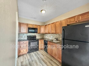 712 S Maple St in Spokane, WA - Building Photo - Building Photo
