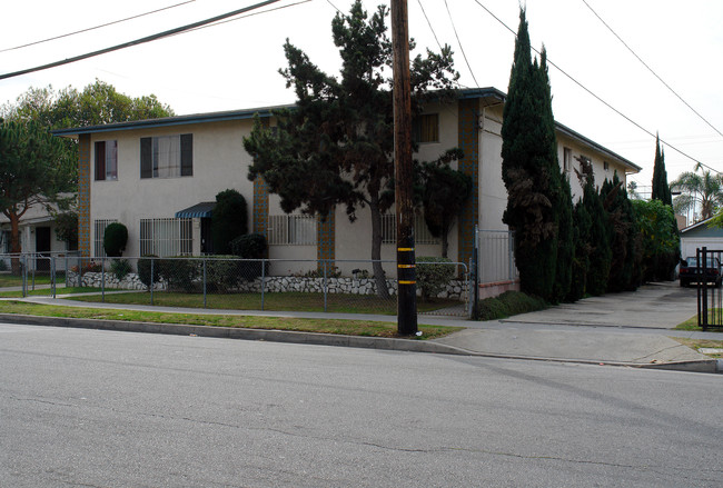 326 E Hardy St in Inglewood, CA - Building Photo - Building Photo