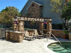 2500 Winding Creek Blvd, Unit B201 in Clearwater, FL - Foto de edificio - Building Photo