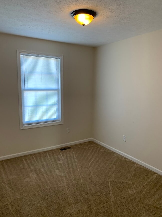 183 Thoroughbred Cir in Lexington, VA - Building Photo - Building Photo