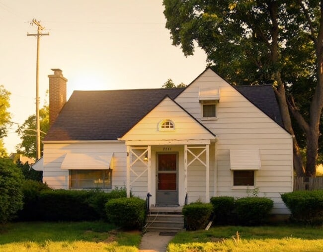 2201 Windemere Ave in Flint, MI - Building Photo - Building Photo