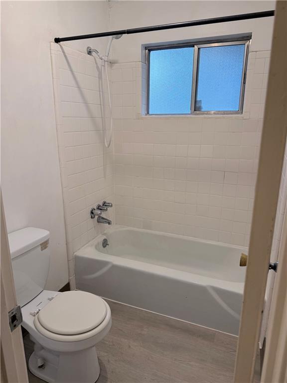 property at 3237 Abbeywood Dr